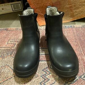 BOGS Black Chelsea Boots with Fleece Lining
